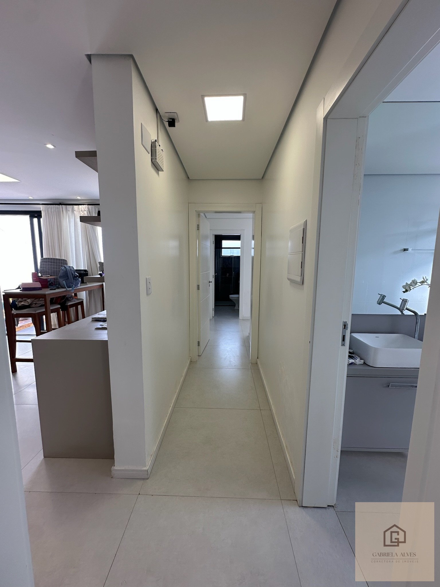 Casa semimobiliada no Parque Residencial Santa Júlia