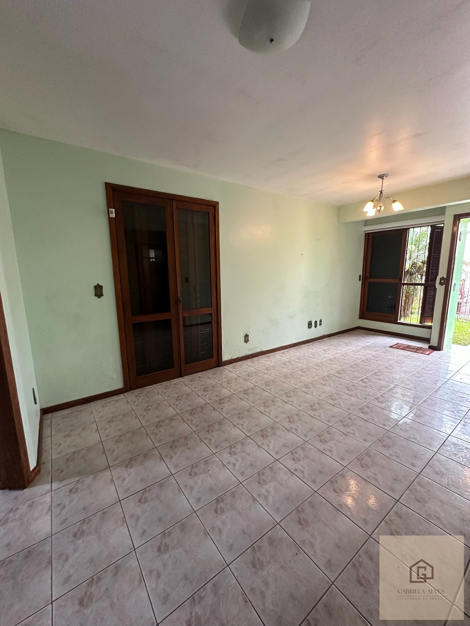 Casa próxima a UFSM, 4 dormitórios por apenas R$ 900.000,00