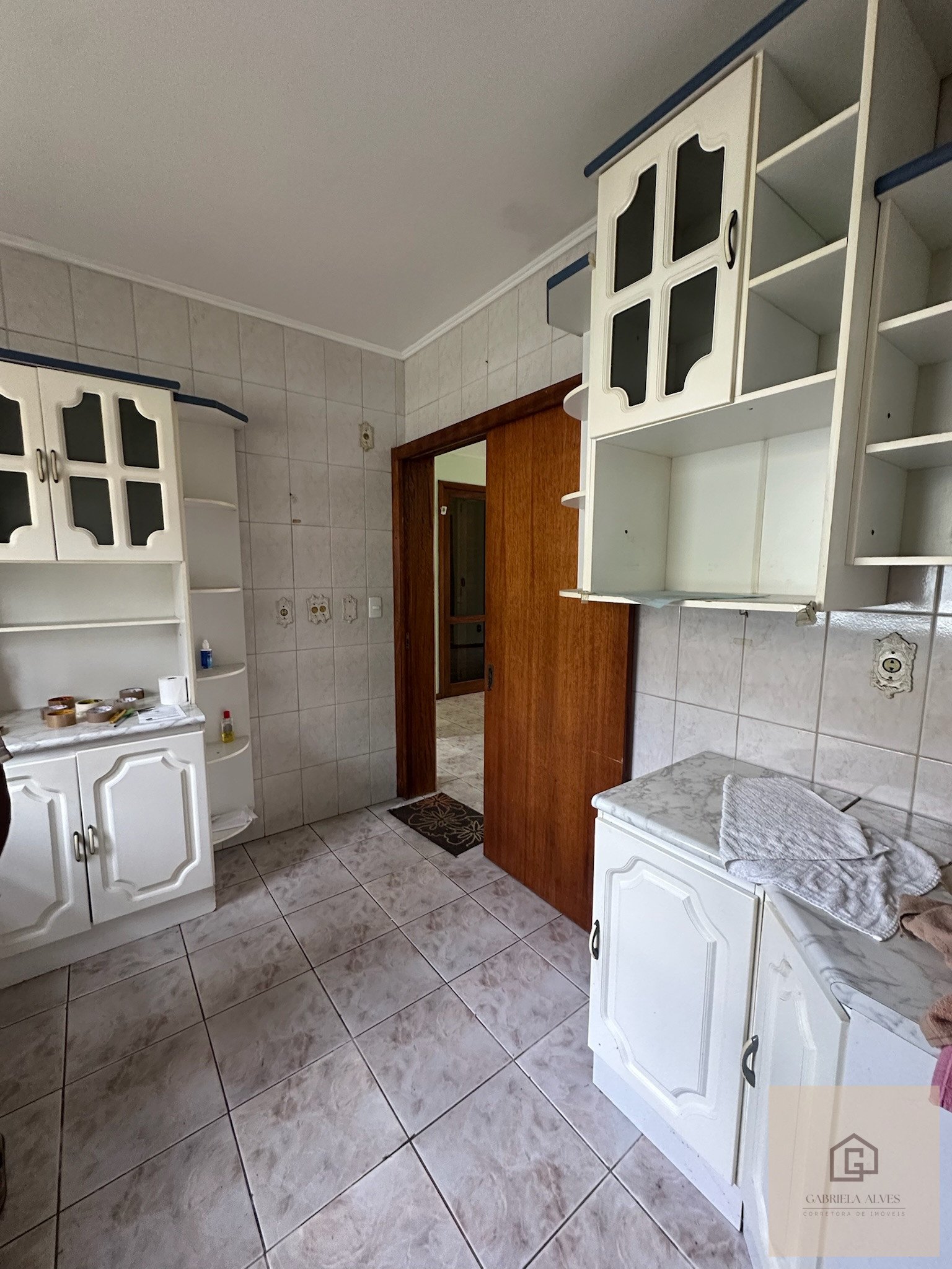 Casa próxima a UFSM, 4 dormitórios por apenas R$ 900.000,00