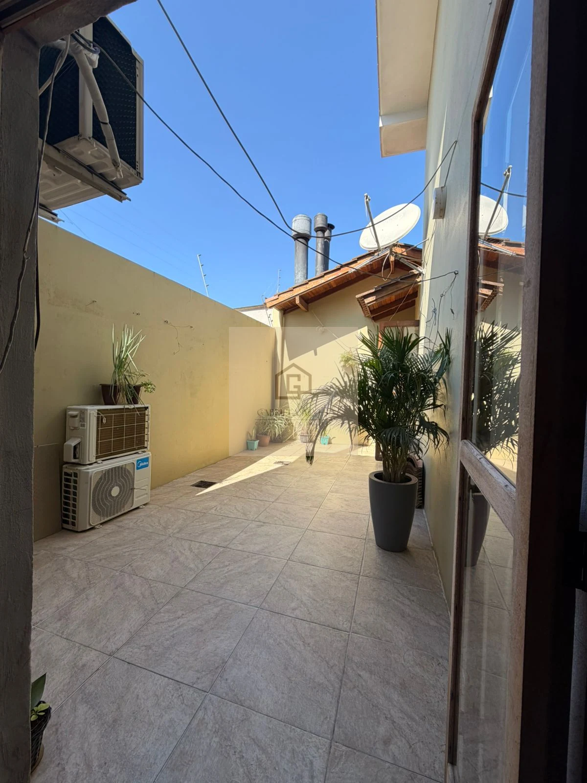 Casa na rua Radialista Osvaldo Nobre