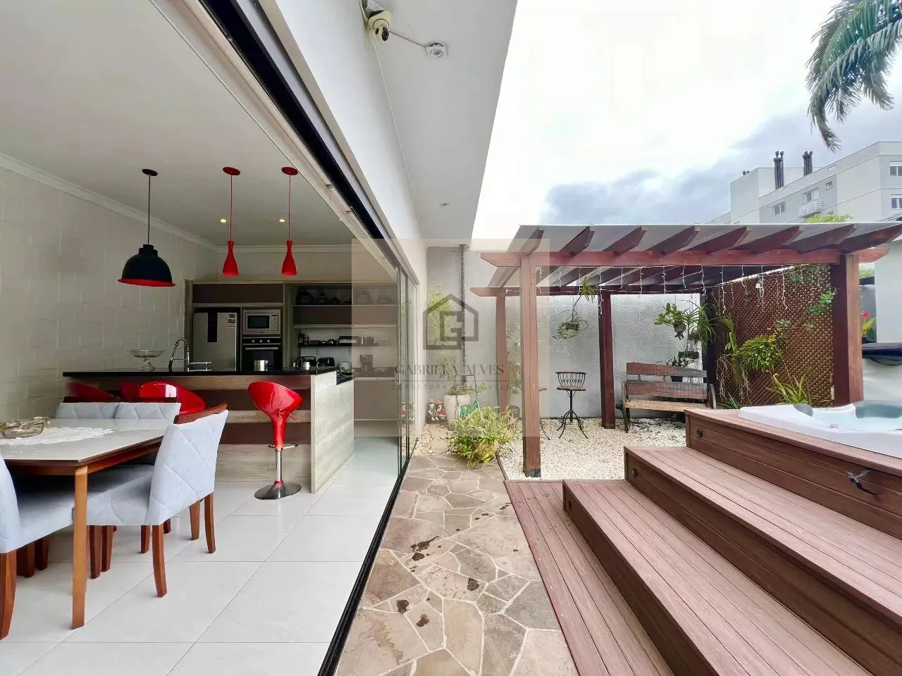 Casa em Faixa Velha de Camobi