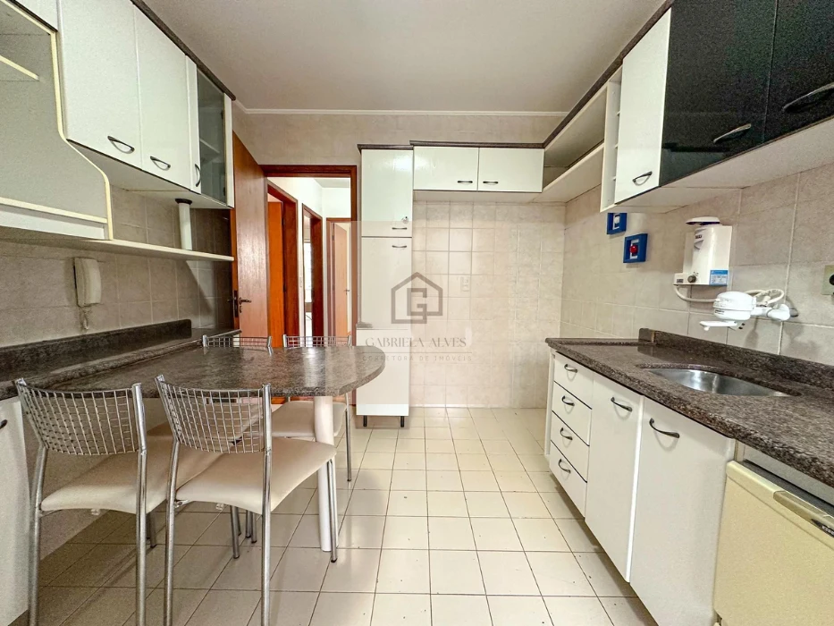 Apartamento 2 dormitórios semimobiliado