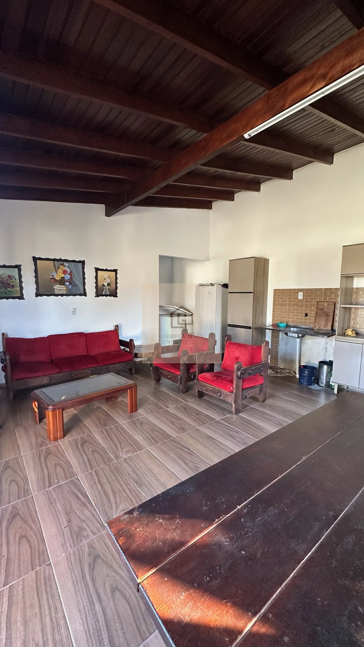 Casa com pavilhão no bairro São José