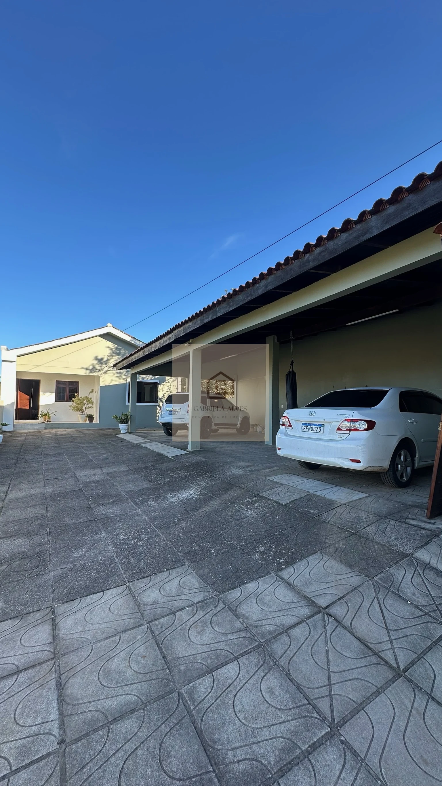 Casa com pavilhão no bairro São José