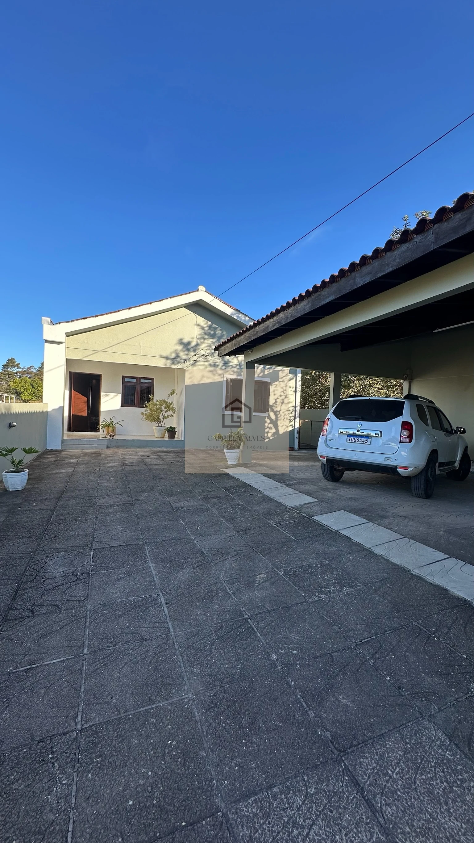 Casa com pavilhão no bairro São José