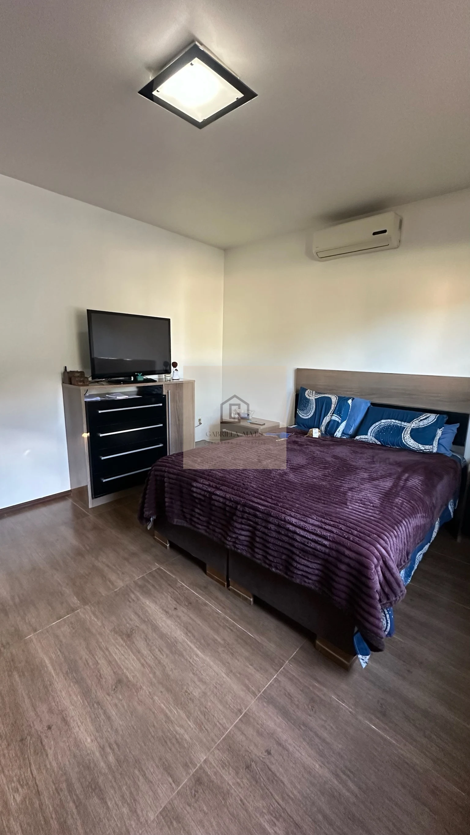 Casa com pavilhão no bairro São José