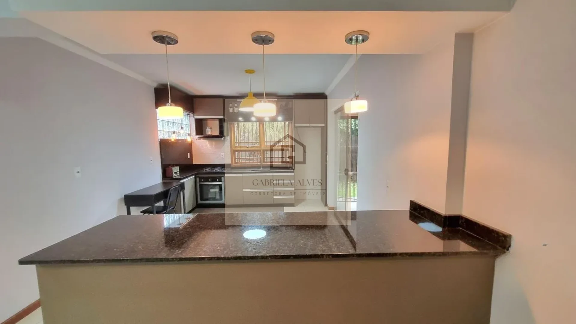 Casa térrea com 3 Dormitórios próximo ao trevo da Uglione