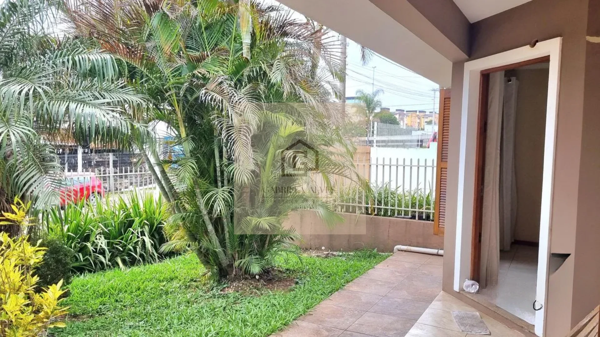 Casa térrea com 3 Dormitórios próximo ao trevo da Uglione