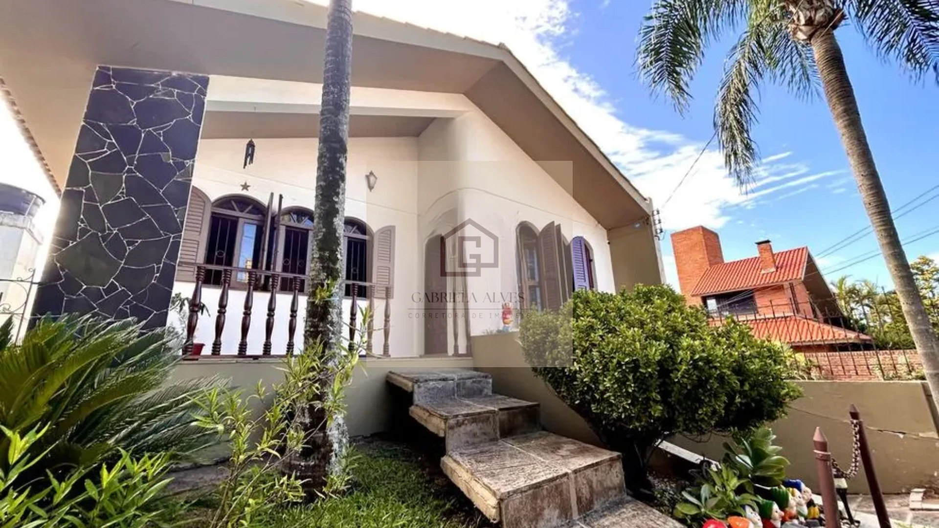 Casa com Piscina e Espaço Gourmet | 4 Dormitórios no Bairro São José