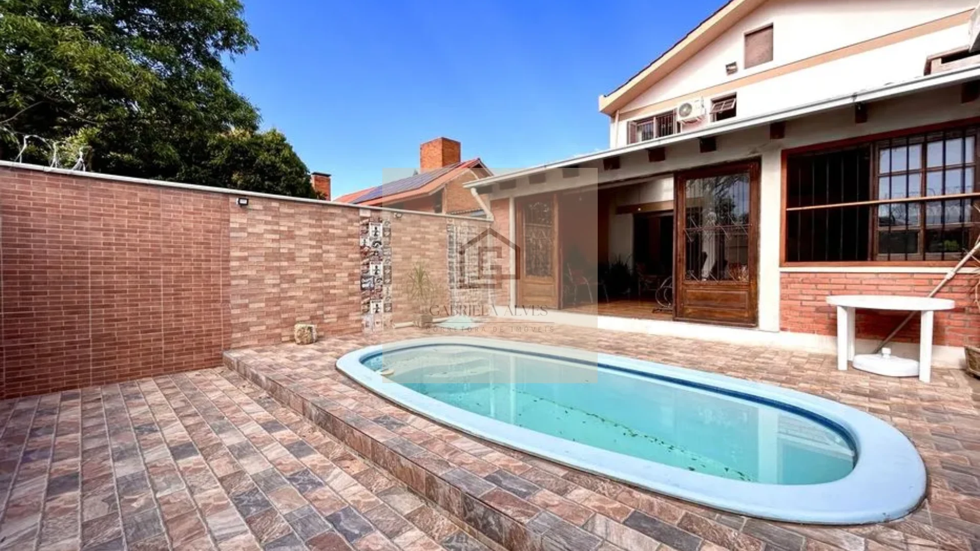 Casa com Piscina e Espaço Gourmet | 4 Dormitórios no Bairro São José