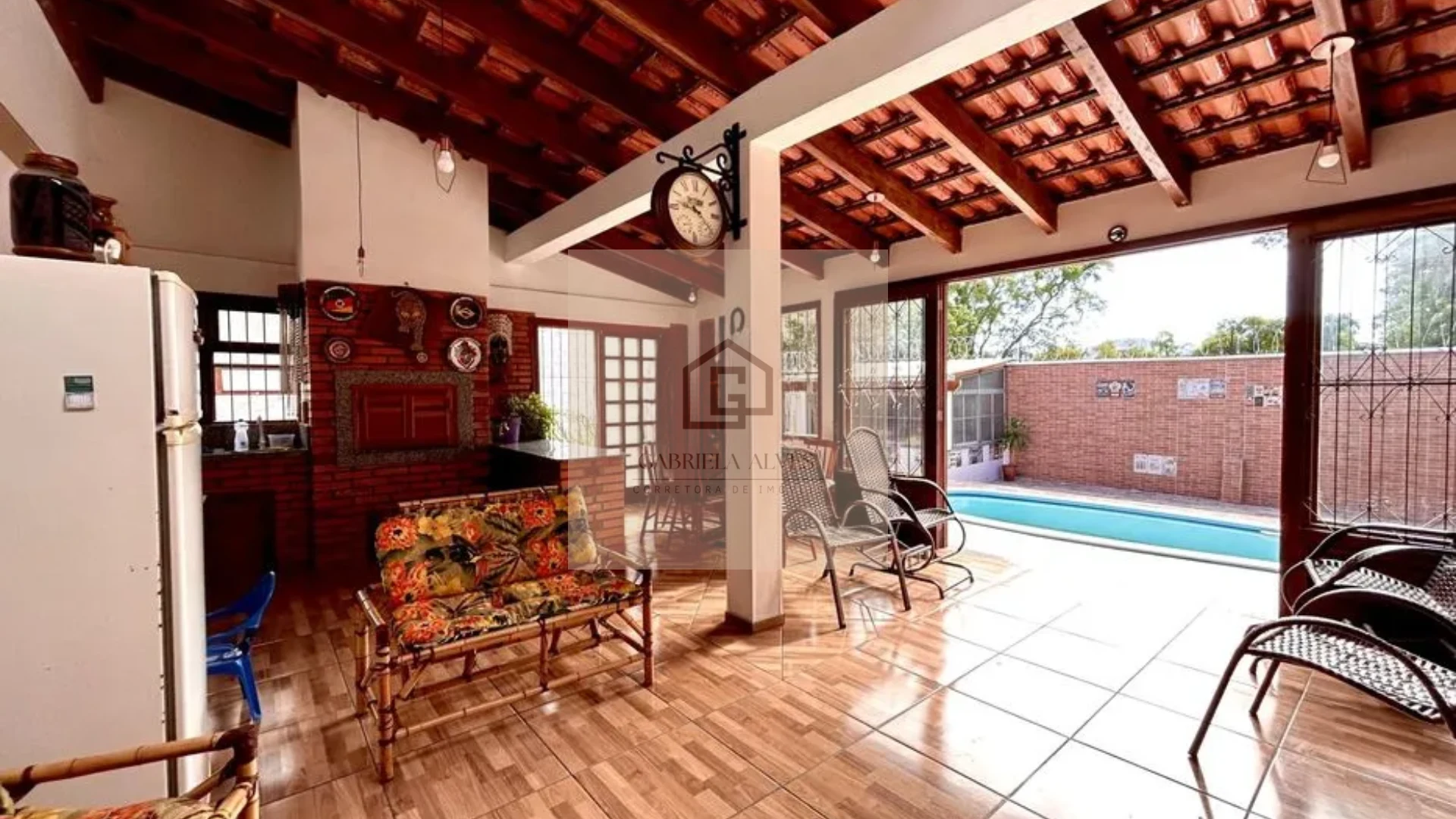 Casa com Piscina e Espaço Gourmet | 4 Dormitórios no Bairro São José