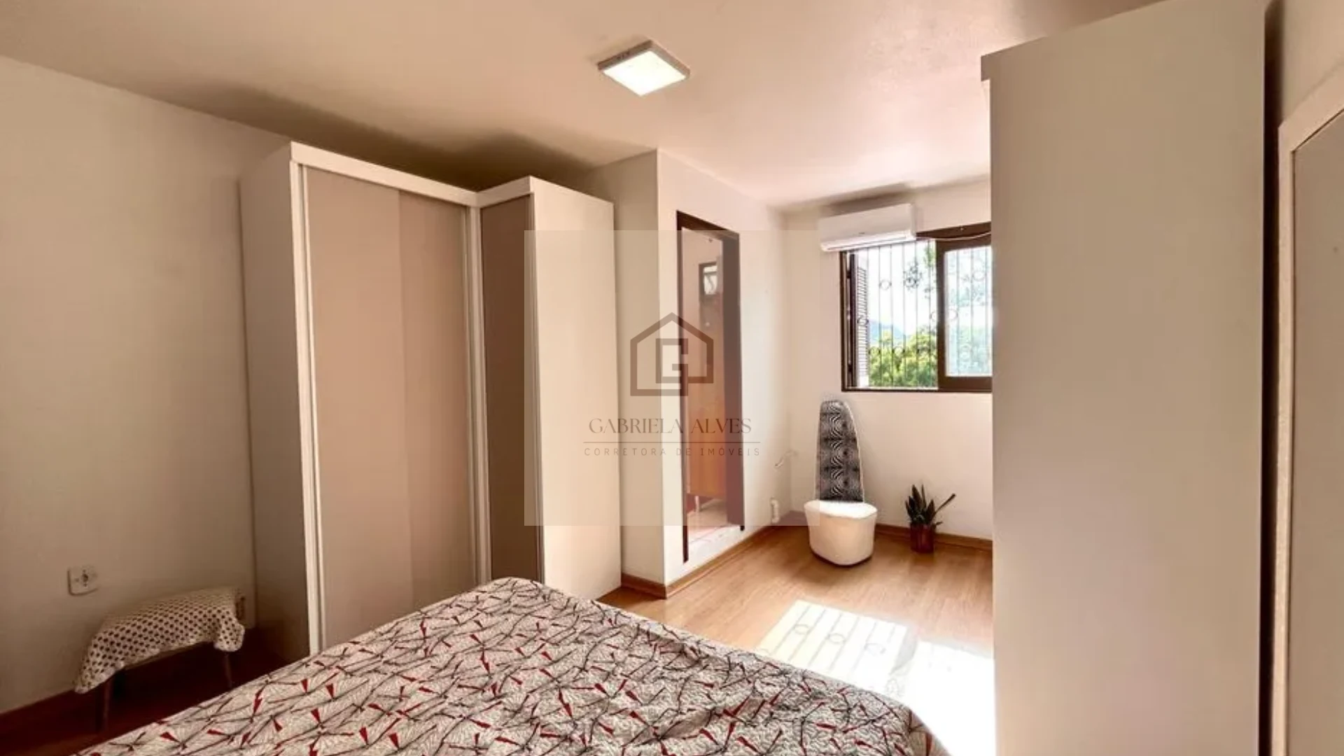 Casa com Piscina e Espaço Gourmet | 4 Dormitórios no Bairro São José