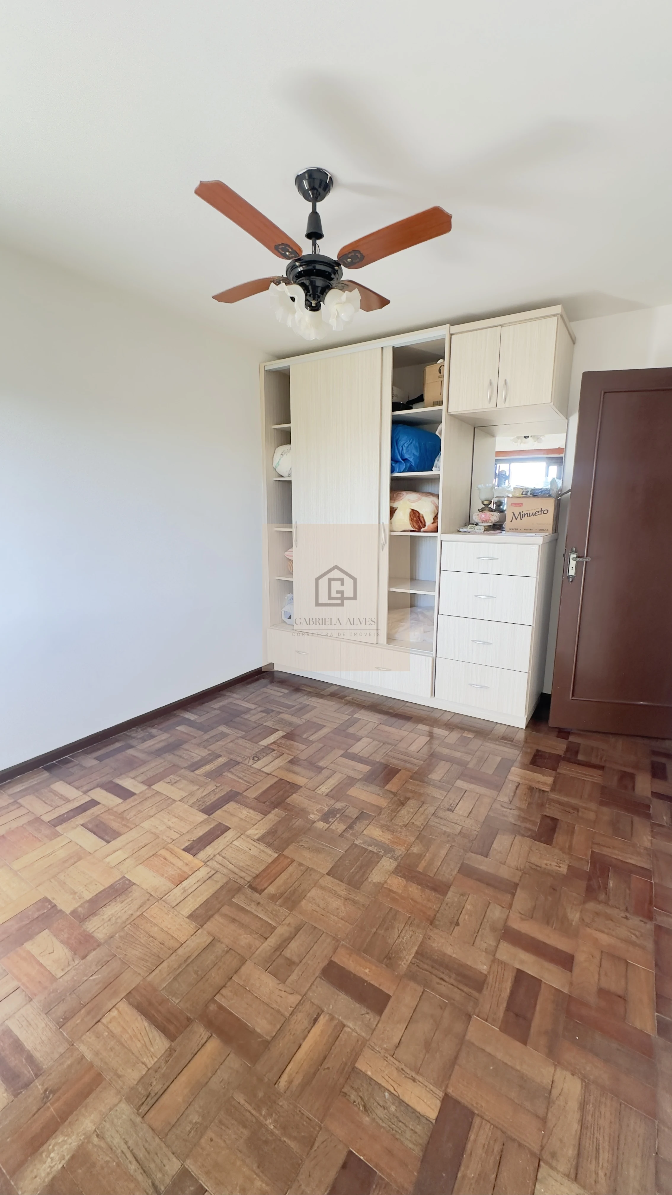 Casa ampla com 4 dormitórios, espaço gourmet, piscina, 3 vagas, bairro São José!