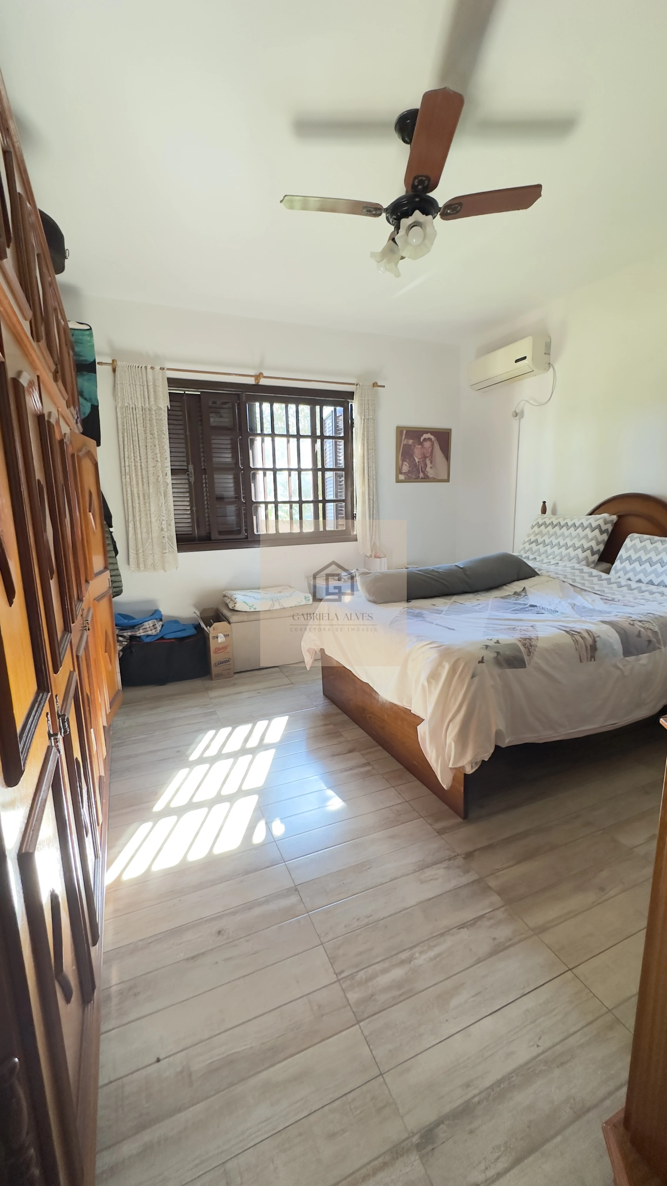 Casa ampla com 4 dormitórios, espaço gourmet, piscina, 3 vagas, bairro São José!