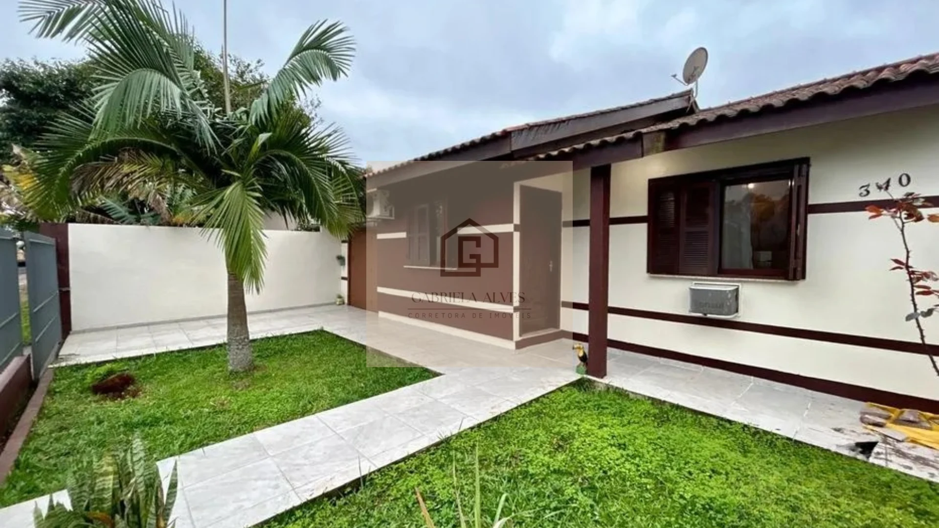 Casa com Piscina e Edícula à Venda no Bairro Dom Antônio Reis | 3 Dormitórios e 2 Vagas