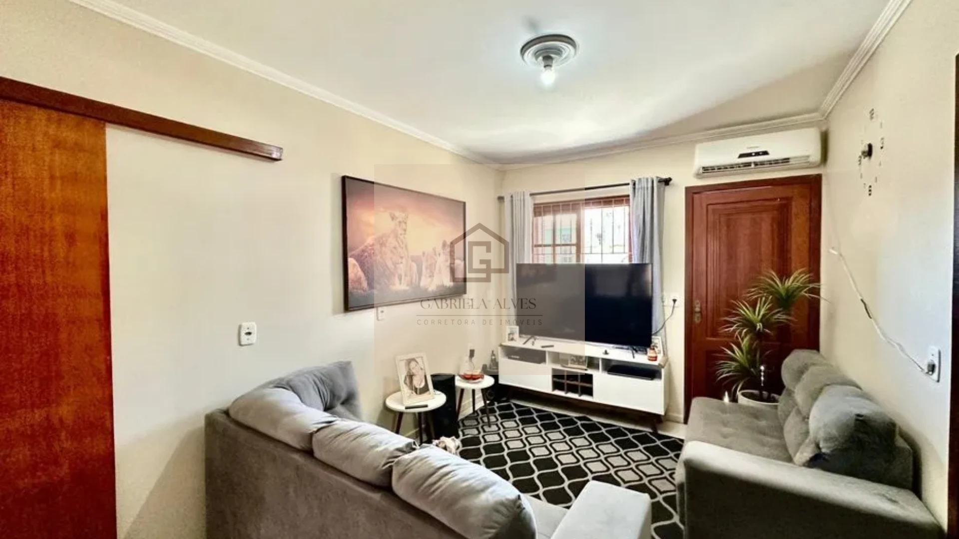 🏡 Casa Semimobiliada com 2 Dormitórios e Churrasqueira no Bairro Tomazetti