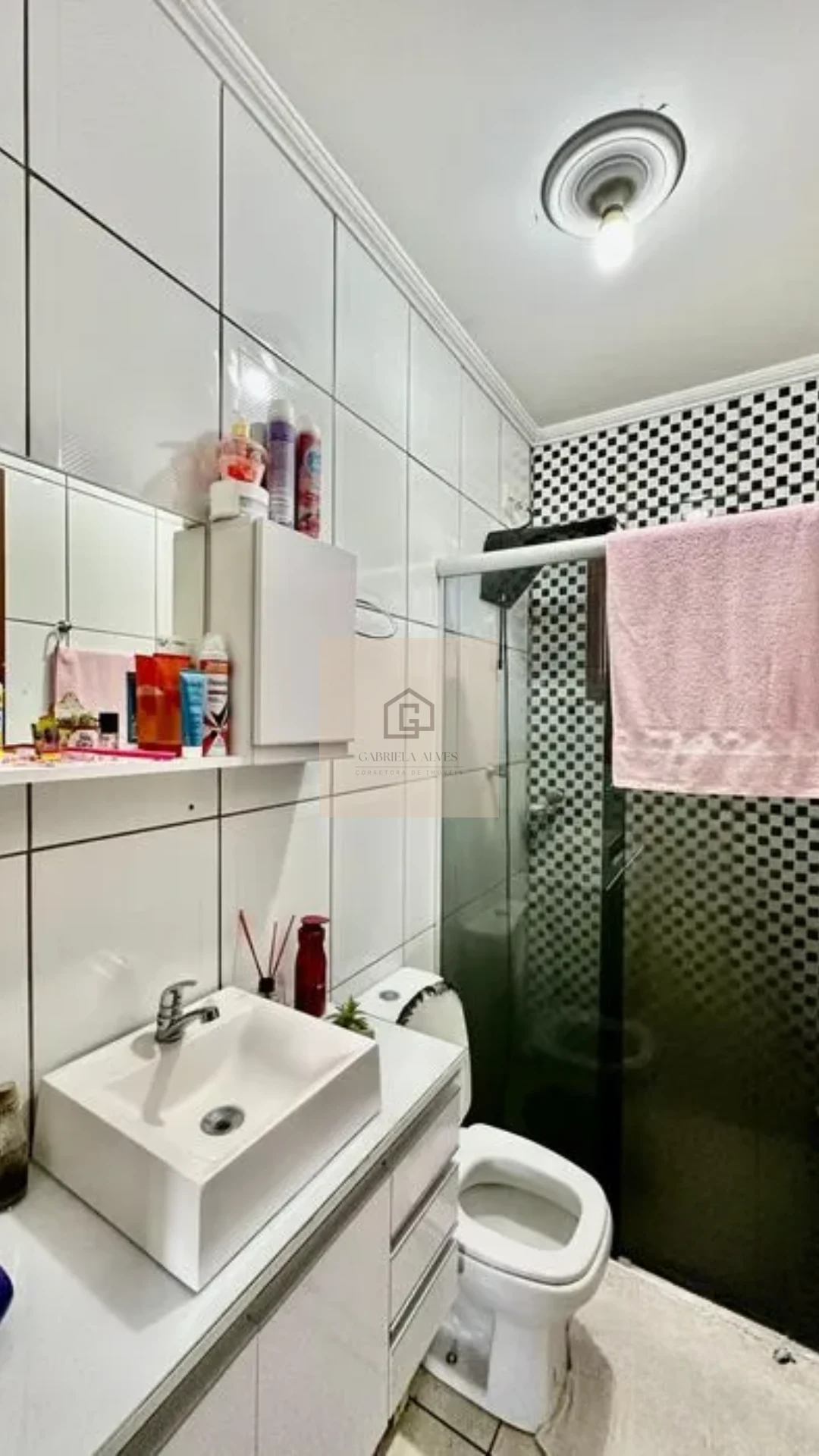 🏡 Casa Semimobiliada com 2 Dormitórios e Churrasqueira no Bairro Tomazetti