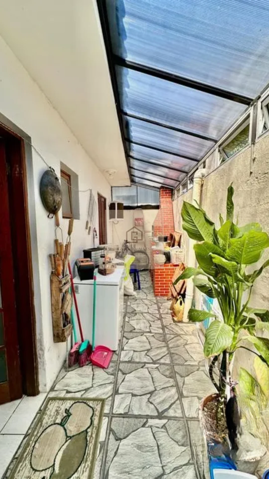 🏡 Casa Semimobiliada com 2 Dormitórios e Churrasqueira no Bairro Tomazetti