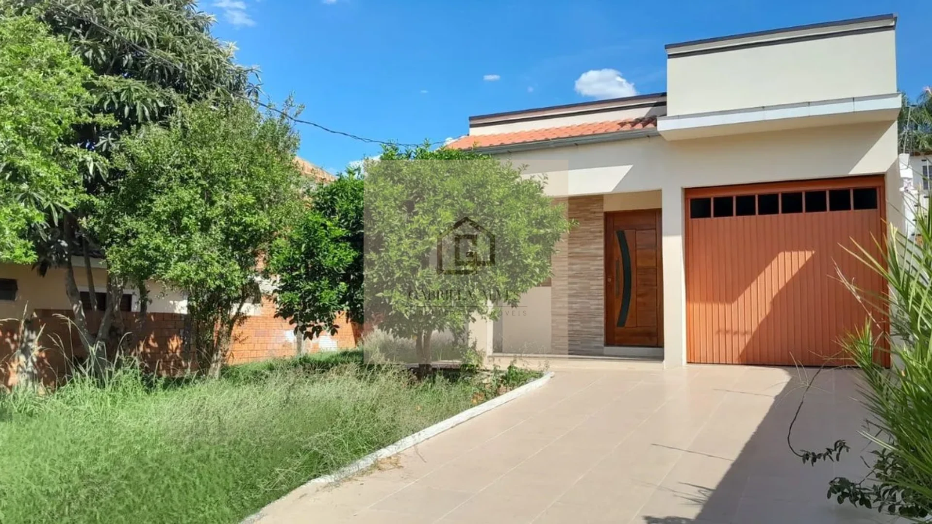 🏡 Casa Reformada com Suíte, Amplo Pátio e 3 Vagas à Venda no Bairro Pinheiro Machado