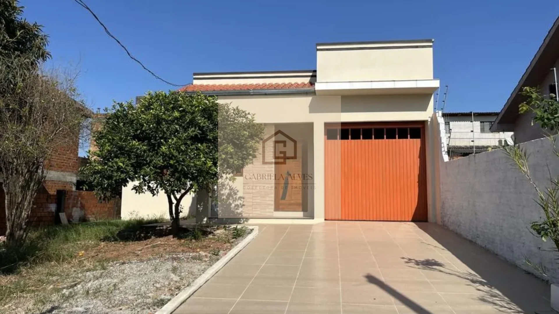 🏡 Casa Reformada com Suíte, Amplo Pátio e 3 Vagas à Venda no Bairro Pinheiro Machado