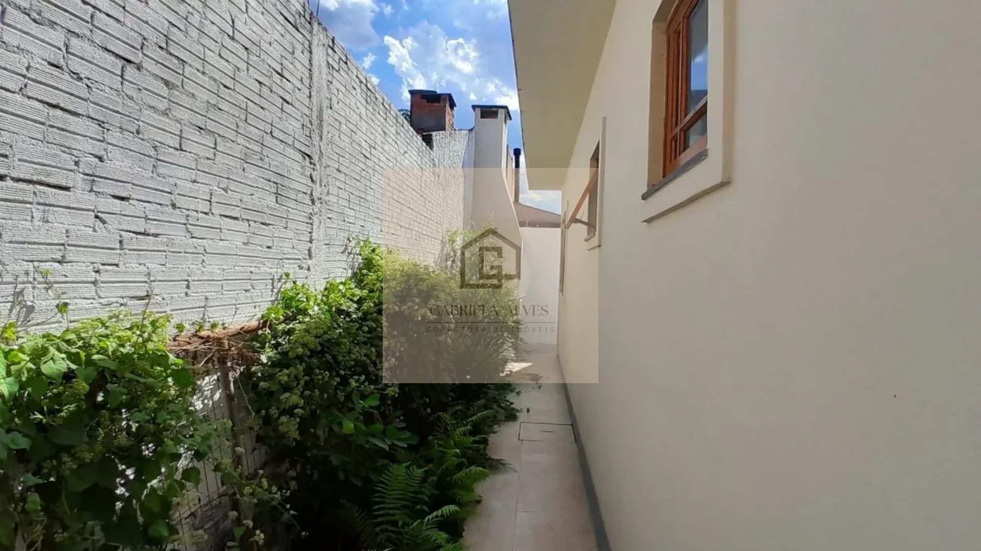 🏡 Casa Reformada com Suíte, Amplo Pátio e 3 Vagas à Venda no Bairro Pinheiro Machado