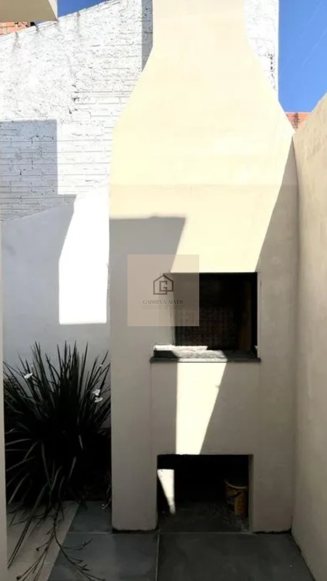 🏡 Casa Reformada com Suíte, Amplo Pátio e 3 Vagas à Venda no Bairro Pinheiro Machado