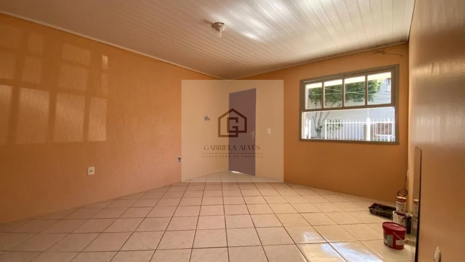 🏡 Casa Semimobiliada com Piscina e Lareira à Venda no Bairro Medianeira