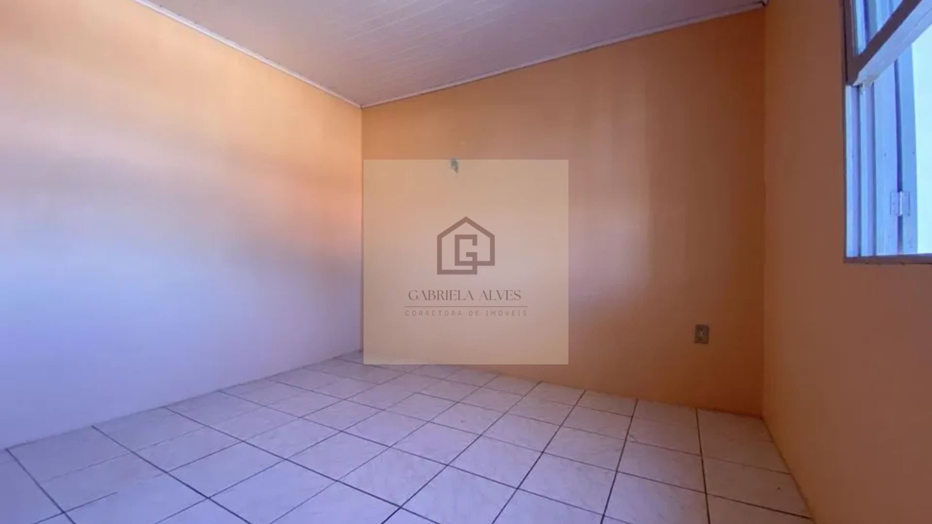 🏡 Casa Semimobiliada com Piscina e Lareira à Venda no Bairro Medianeira