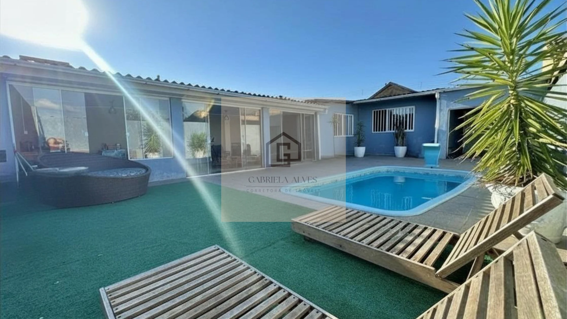 Casa com Piscina e Espaço Gourmet, Semimobiliada no Bairro Juscelino Kubitscheck | 130 m² Privativos
