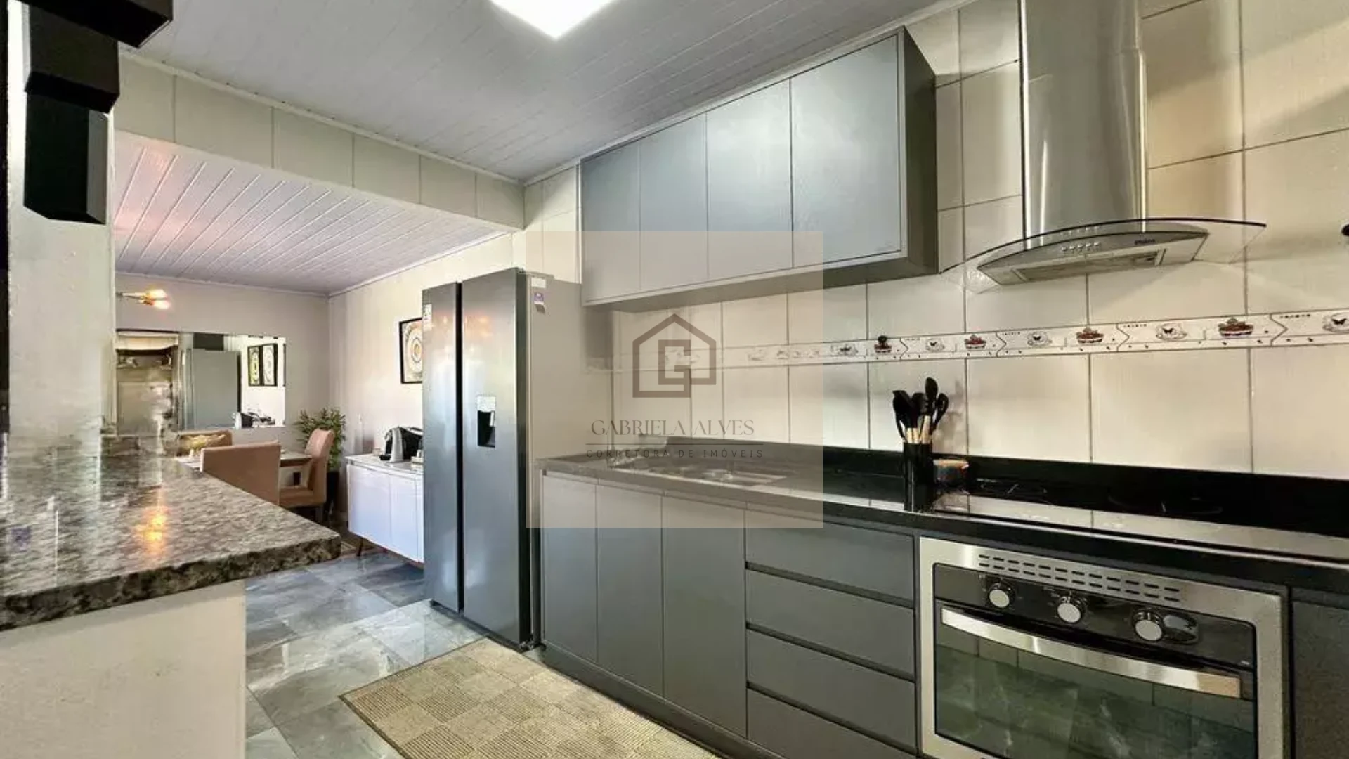 Casa com Piscina e Espaço Gourmet, Semimobiliada no Bairro Juscelino Kubitscheck | 130 m² Privativos