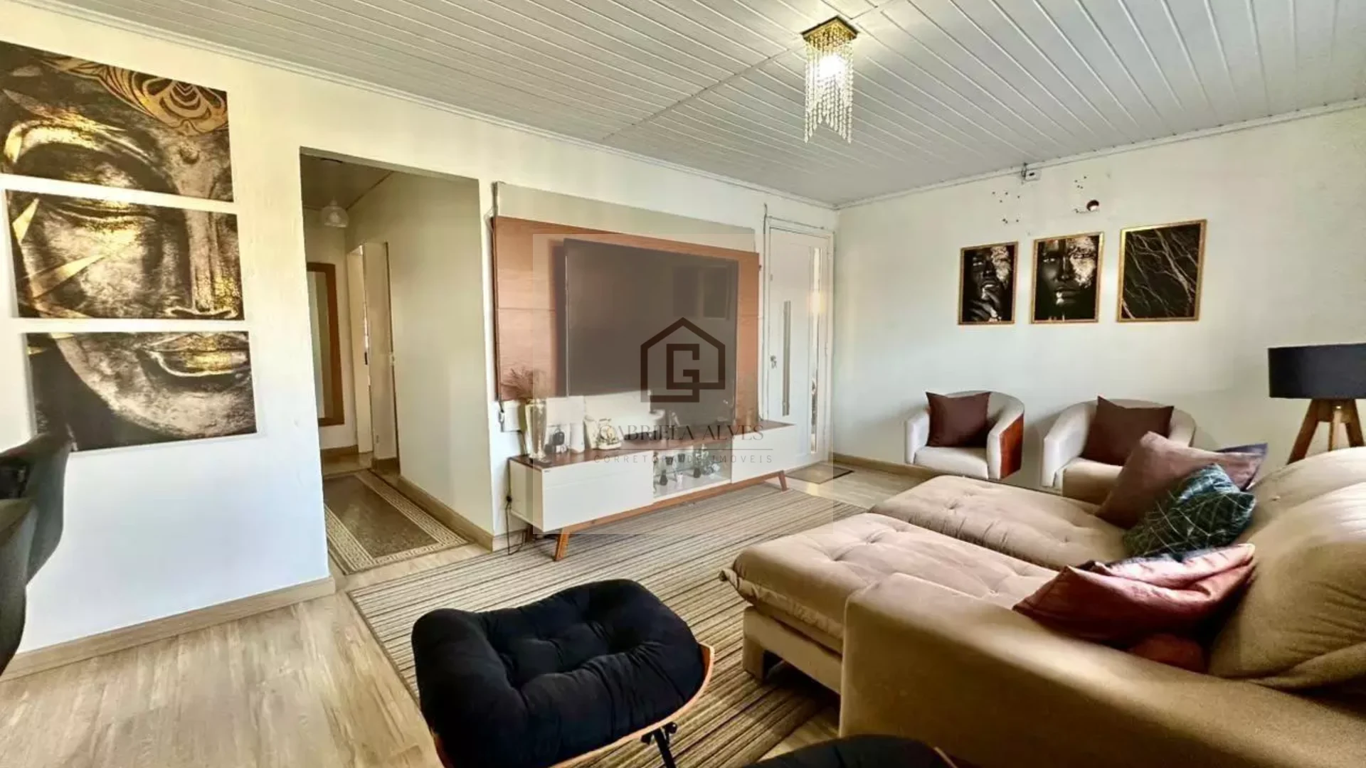 Casa com Piscina e Espaço Gourmet, Semimobiliada no Bairro Juscelino Kubitscheck | 130 m² Privativos