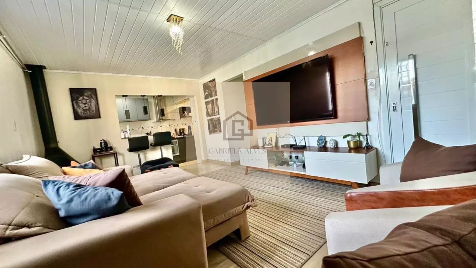 Casa com Piscina e Espaço Gourmet, Semimobiliada no Bairro Juscelino Kubitscheck | 130 m² Privativos