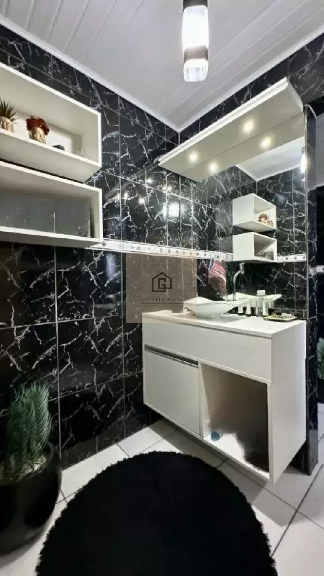 Casa com Piscina e Espaço Gourmet, Semimobiliada no Bairro Juscelino Kubitscheck | 130 m² Privativos