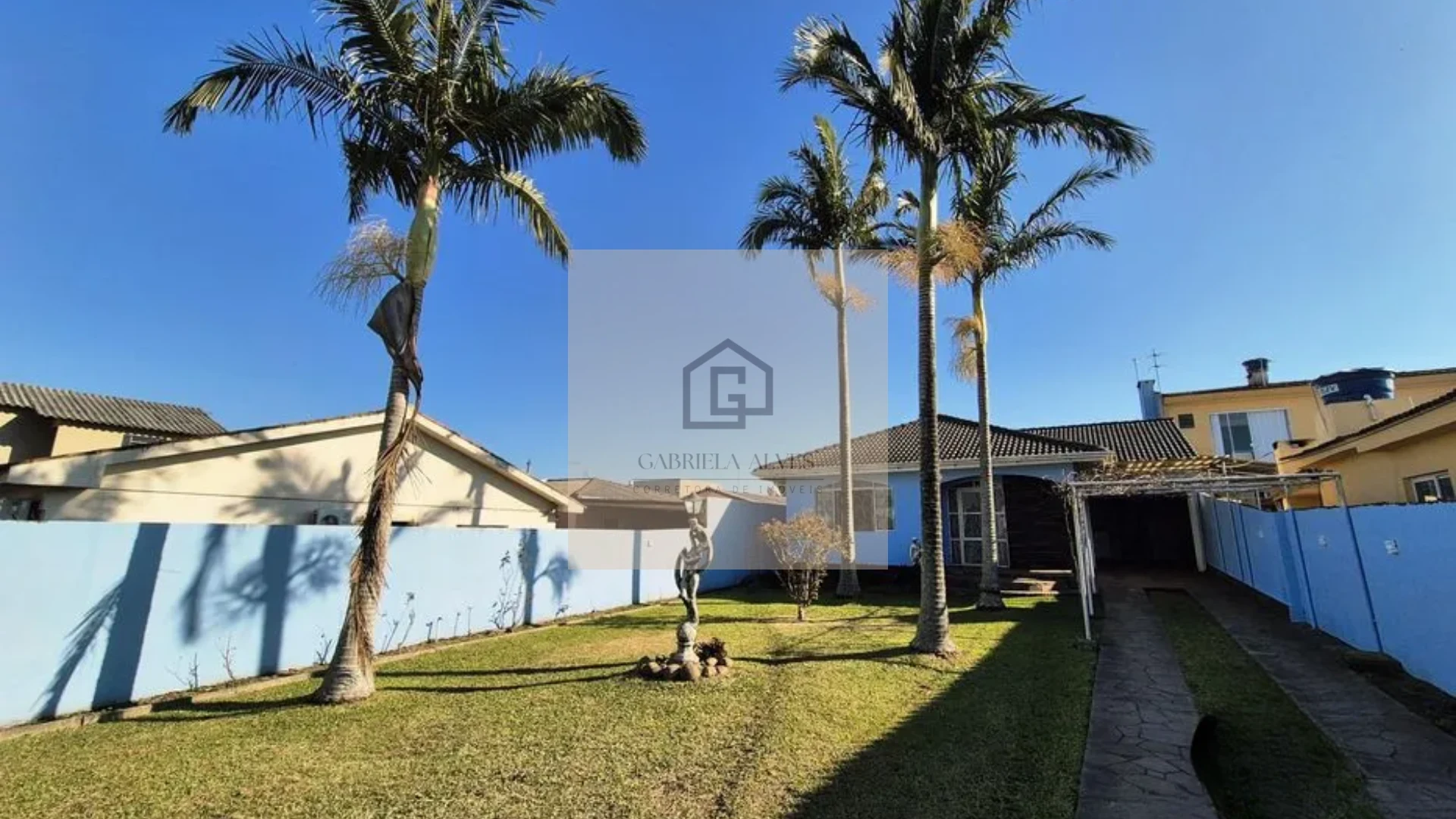 🏡 Casa com 3 Dormitórios e Amplo Terreno à Venda no Bairro Pé de Plátano – Camobi