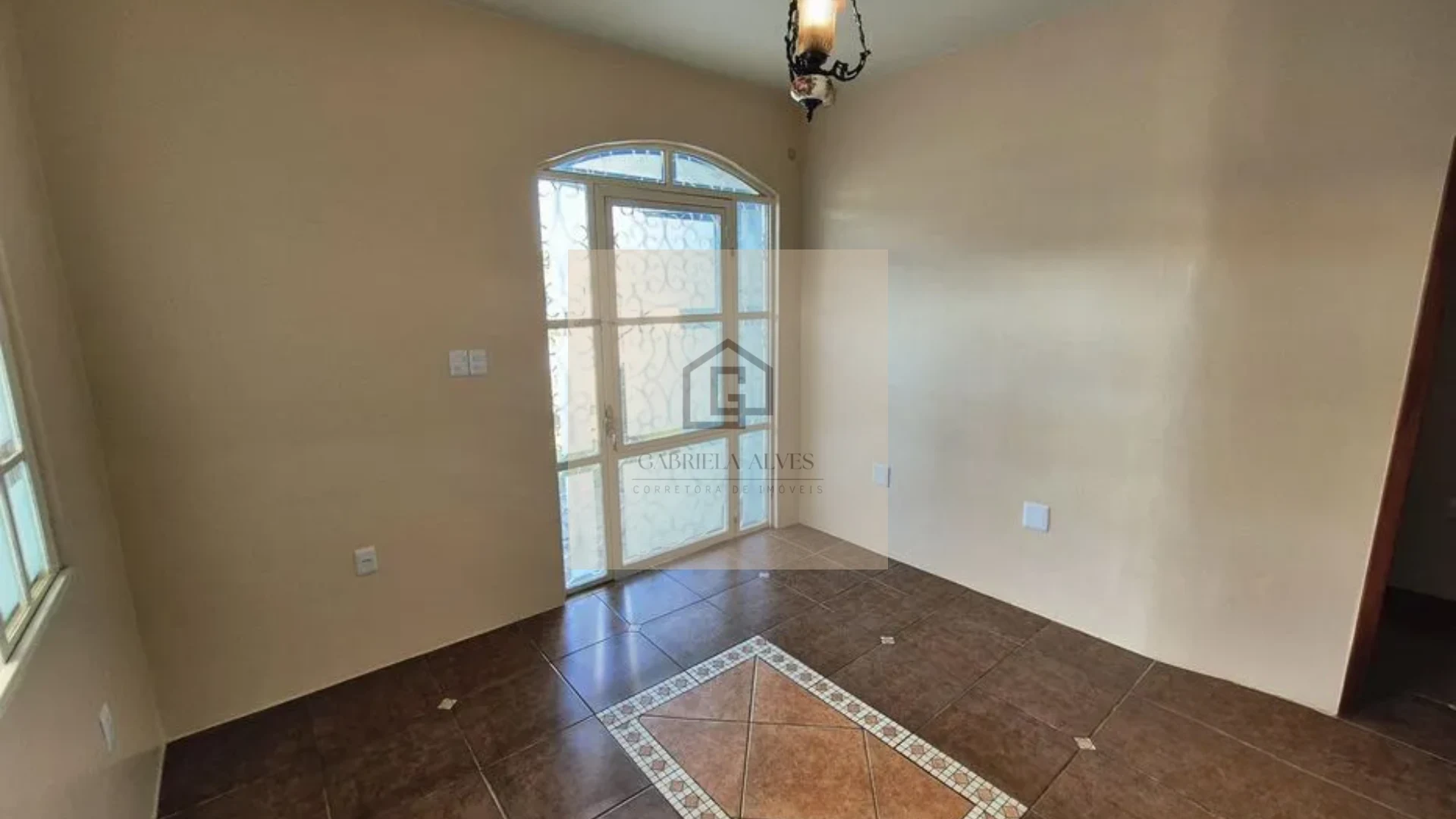 🏡 Casa com 3 Dormitórios e Amplo Terreno à Venda no Bairro Pé de Plátano – Camobi