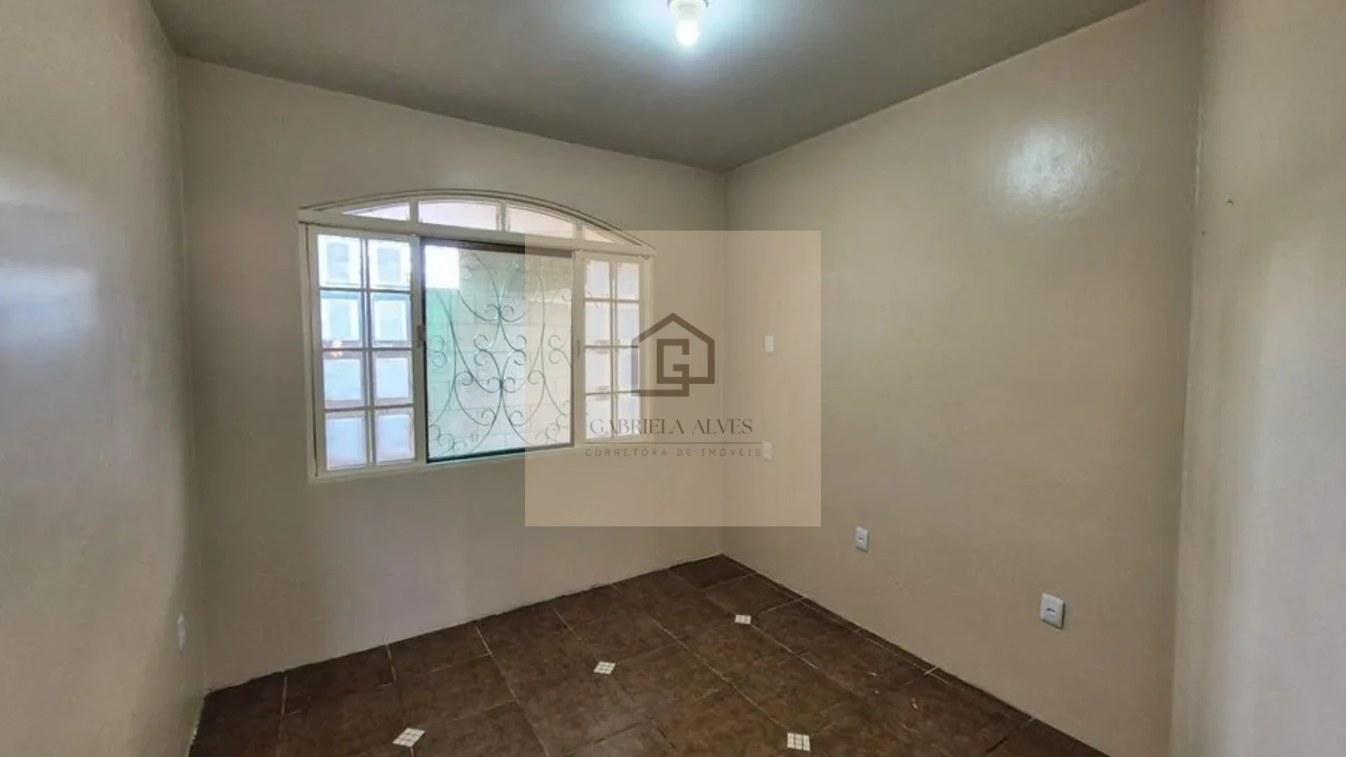 🏡 Casa com 3 Dormitórios e Amplo Terreno à Venda no Bairro Pé de Plátano – Camobi