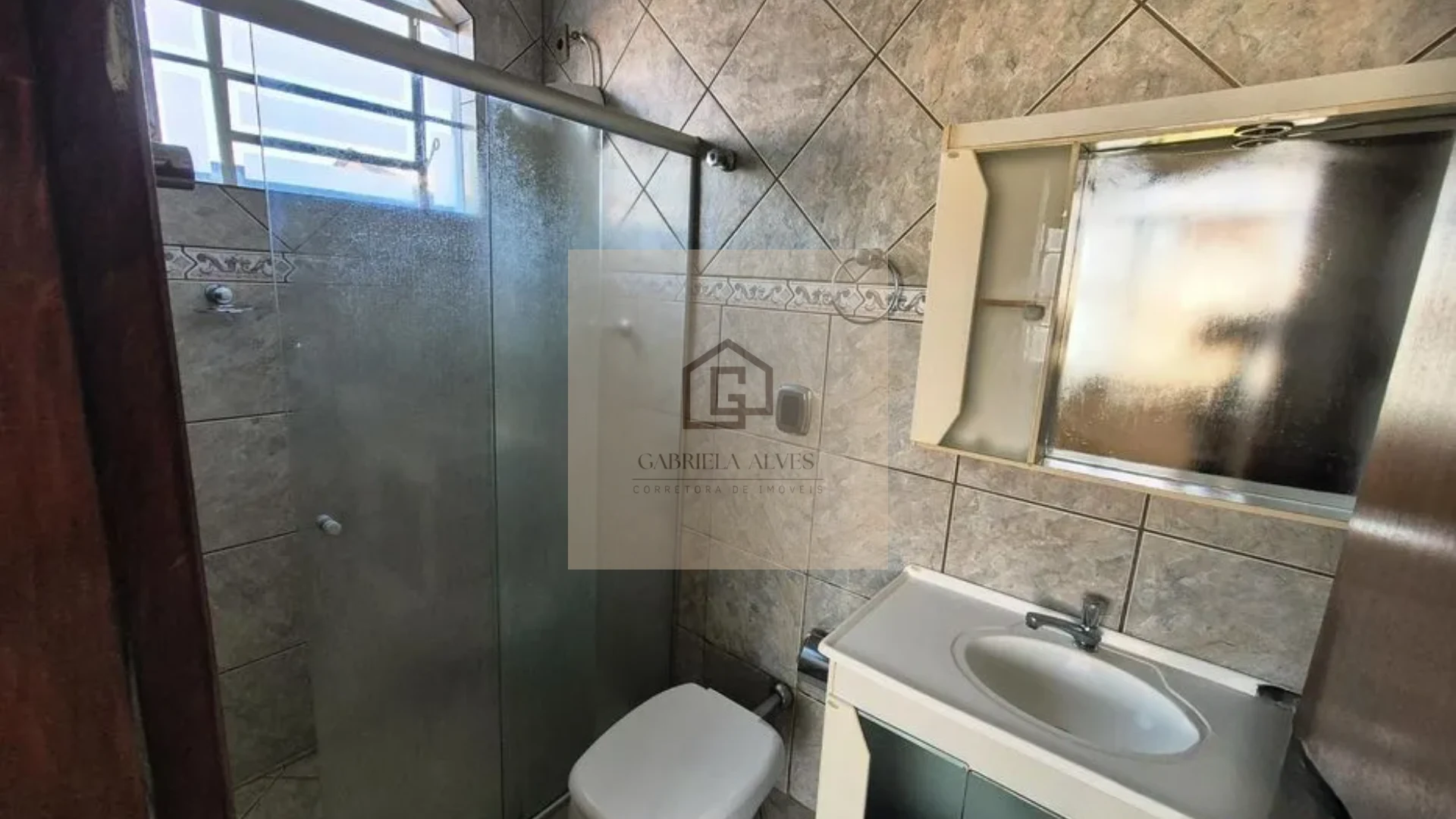 🏡 Casa com 3 Dormitórios e Amplo Terreno à Venda no Bairro Pé de Plátano – Camobi