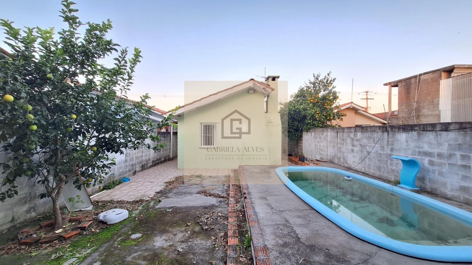 Casa no Montebello  com piscina